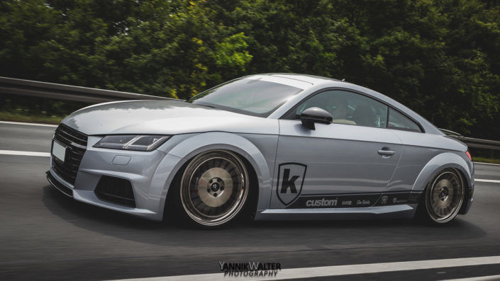 Audi TT 2015 mit mbDESIGN VR2.3 (3tlg. geschmiedet) 8.5×20 + 9×20 stark Konkav gebürstet mit Schwarz eingefärbten Klarlack Audi TT 2015 mit mbDESIGN VR2.3 (3tlg. geschmiedet) 8.5x20 + 9x20 stark Konkav gebürstet mit Schwarz eingefärbten Klarlack