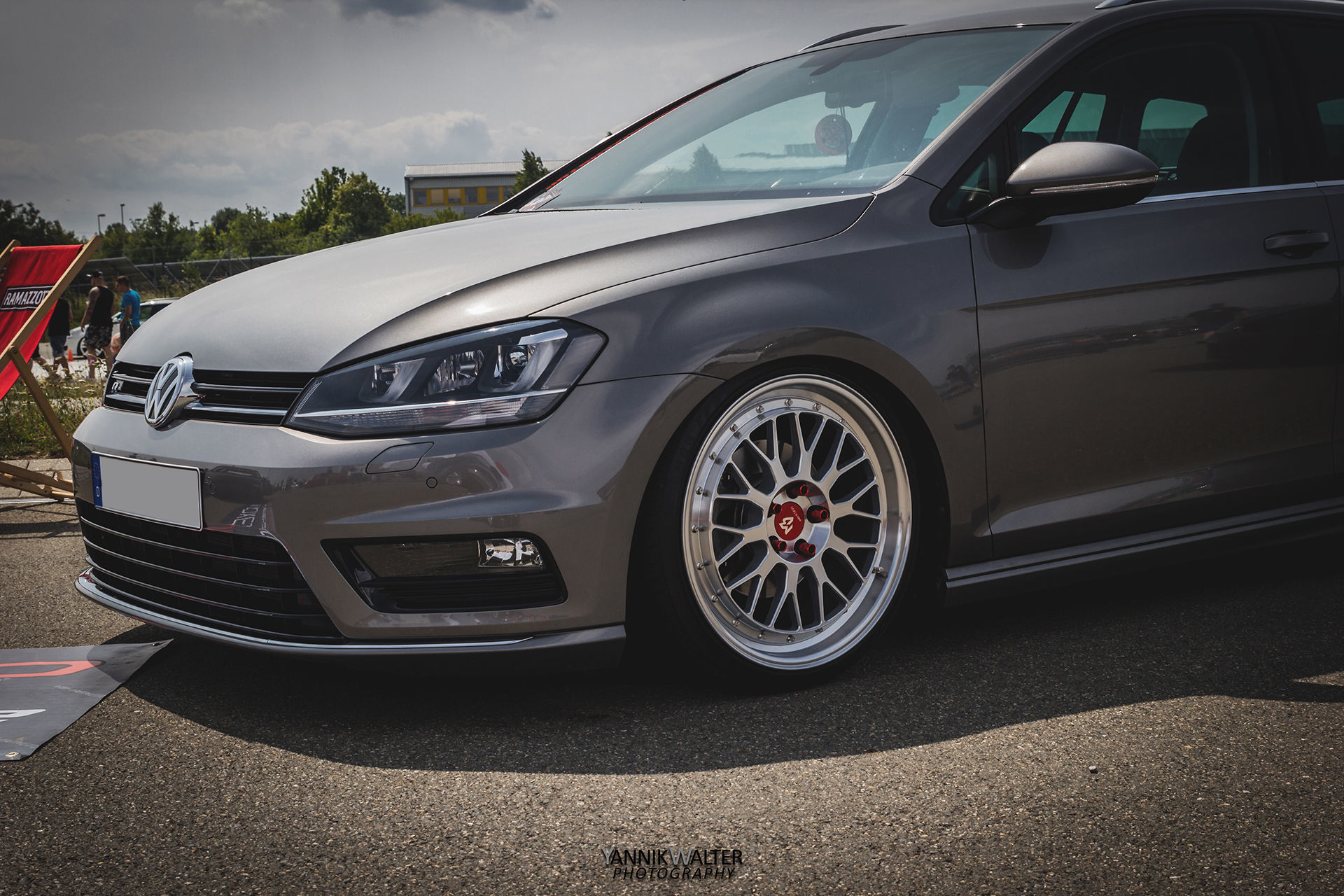 vw golf 7 variant vorderachse mit mbdesign lv1 8 5x19 et45 in silber glaenzend poliert