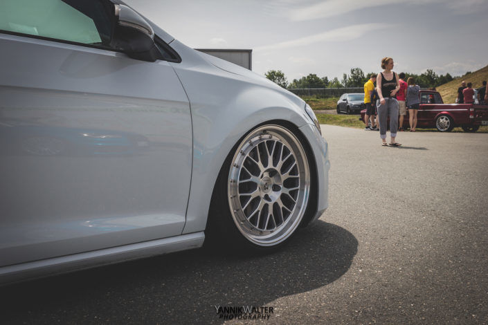 VW Golf VII Vorderachse mit mbDESIGN LV1 8.5×19 ET45 Silber glänzend poliert VW Golf VII Vorderachse mit mbDESIGN LV1 8.5x19 ET45 Silber glänzend poliert